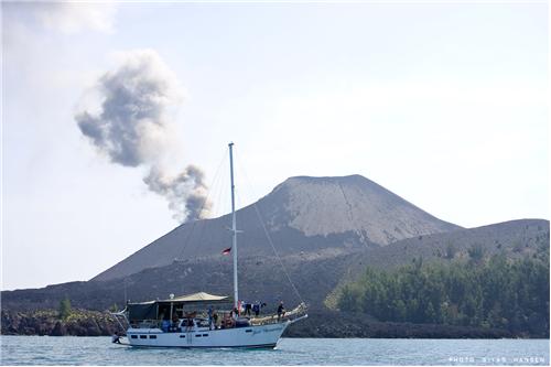 krakatau volcano